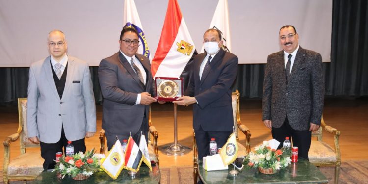 ⁩معهد إعداد القادة يطلق برنامج قادة الجمهورية الجديدة لطلاب جامعات وسط الصعيد