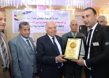 في يوم الوفاء.. «المهن التعليمية» تقدم الدعم لمعلمي شمال سيناء