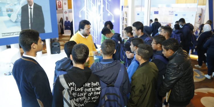 منتدى التعليم الفني والتكنولوجي يكرم 20 طالبا من أوائل المدراس الفنية