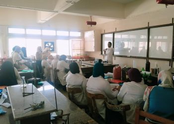 علوم بنات الأزهر تنظم ورشتي عمل حول تقنية النانو وأنواع الإليزا وتطبيقاتها العملية