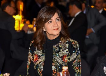 "الحكومة" تقرر مد الإعارات والإجازات الخاصة بدون أجر للعمل بالخارج