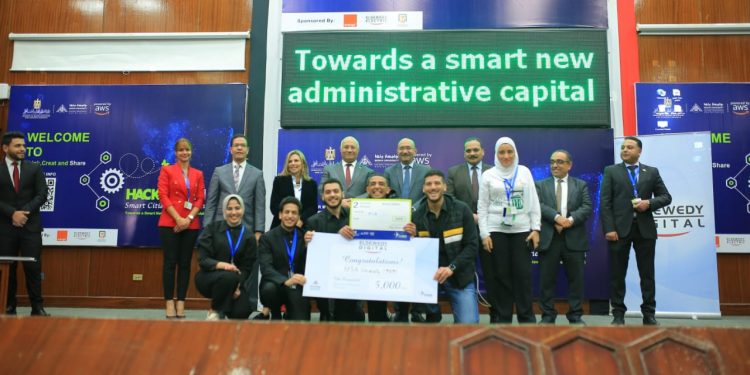 جامعة بنها تُكرم الفرق الفائزة في أول هاكاثون للمدن الذكية