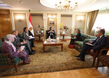 وزير التعليم العالي يبحث التعاون مع مديرة مكتب اليونسكو الإقليمى للتربية