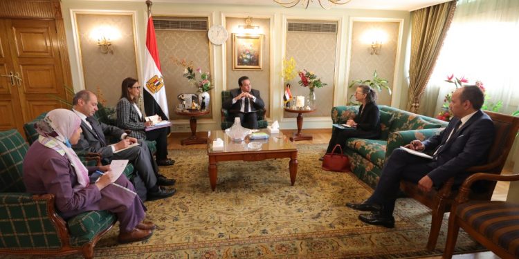 وزير التعليم العالي يبحث التعاون مع مديرة مكتب اليونسكو الإقليمى للتربية