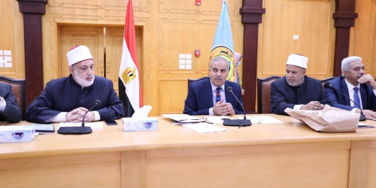 مجلس جامعة الأزهر يهنئ كليتي الشريعة والقانون والدراسات الإنسانية لحصولهما على شهادة الاعتماد