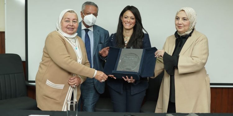 المعهد الكندي العالي يحتفل بيوم المرأة ويكرم وزيرة التعاون الدولي