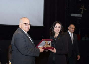 جامعة القاهرة وهيئة قضايا الدولة تكرمان رئيسة المجلس القومي للمرأة
