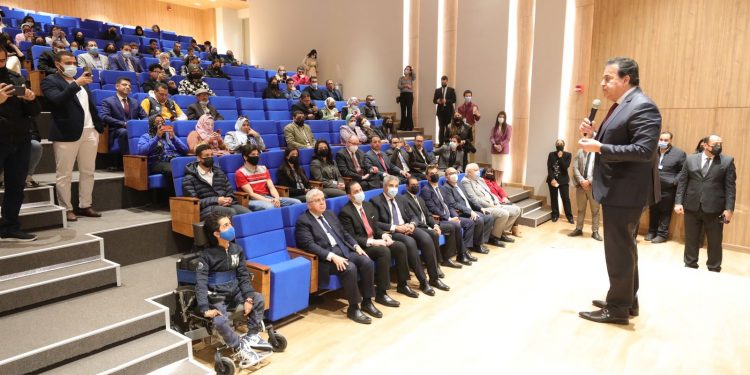 عبدالغفار: تنفيذ البرامج التعليمية المُطبقة بالجامعات الأجنبية يُحقق المنافسة والجودة