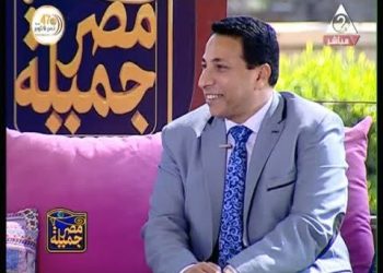 سابقة جديدة في الجامعات.. عميد”تجارة بني سويف” يتخلى عن سيارة العمادة توفيرا للبنزين