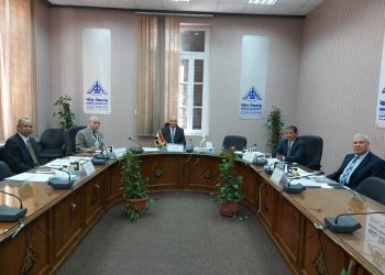 رئيس جامعة بنها يترأس لجنة اختيار عميد كلية الحقوق