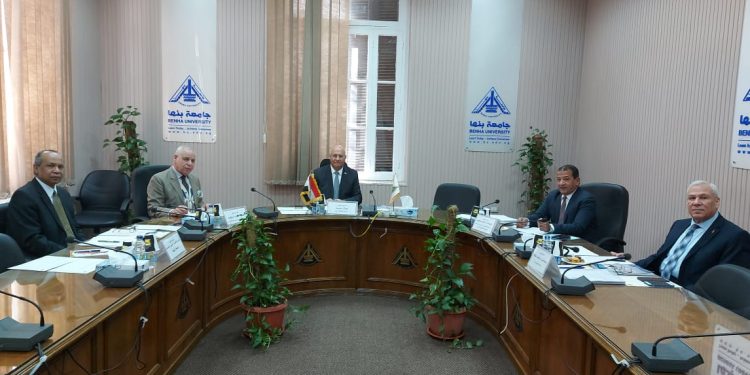 رئيس جامعة بنها يترأس لجنة اختيار عميد كلية الحقوق
