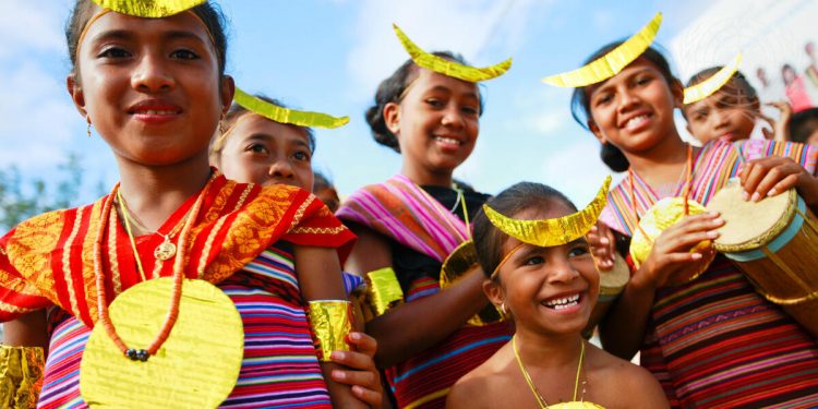 يوم السعادة العالمي.. دليل الأمارات للحفاظ على المركز الأول عربيا