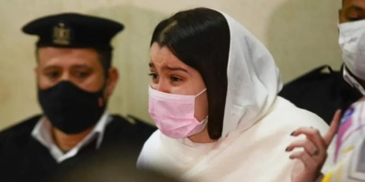 الحكم على حنين حسام فتاة التيك توك بقضية الاتجار بالبشر