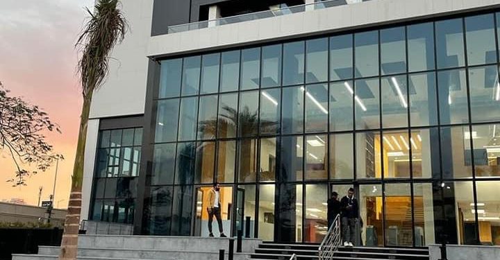 مركز الابتكار وريادة الأعمال بجامعة عين شمس يحصد شهادة «EDGE ADVANCED» في مصر