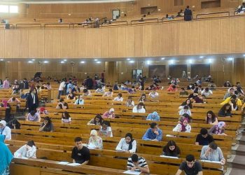 للمرة الأولى.. امتحان البابل شيت بـ”حقوق عين شمس” 