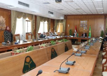 رئيس جامعة المنوفية يرأس لجنة اختيار عميد كلية التمريض