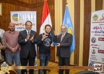 جامعة طنطا تقدم سماعات طبية للطلاب ضعاف السمع