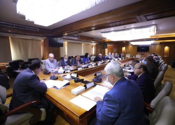 وزير التعليم العالي يوجه بسرعة تحول برامج المعاهد للساعات المعتمدة