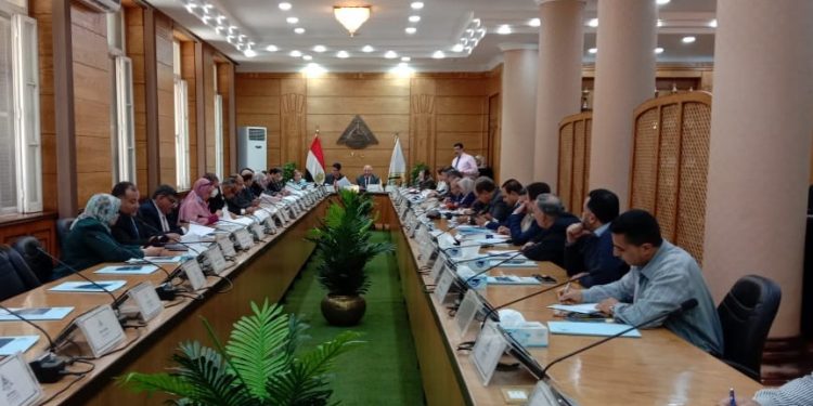 جامعة بنها تناقش استعدادات امتحانات الترم الثاني