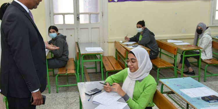 لطلاب الثانوية العامة 2023.. طريقة الاستعداد نفسيًا وعلميًا لليلة الامتحان