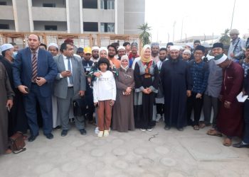 رئيس مركز تطوير الوافدين تشارك طلاب مدرسة الإمام الطيب إفطار رمضان