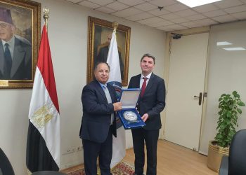 الاستثمار الأوروبي: مستمرون في تمويل مشروعات البنية الأساسية وعلى رأسها التعليم والصحة