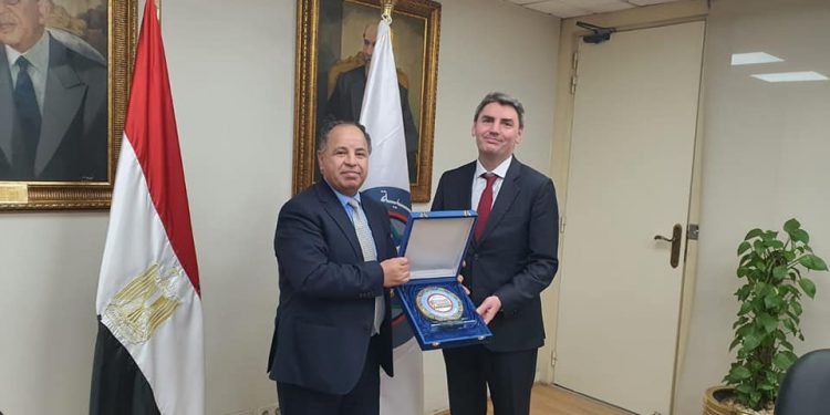 الاستثمار الأوروبي: مستمرون في تمويل مشروعات البنية الأساسية وعلى رأسها التعليم والصحة