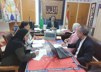 تحذير لأعضاء مجالس أمناء الجيزة من التربح من التحويلات والزي المدرسي 