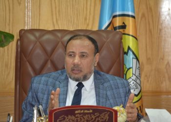 نائب رئيس جامعة الأزهر يجتمع بعمداء كليات فرع أسيوط لمتابعة سير العملية التعليمية بالكليات