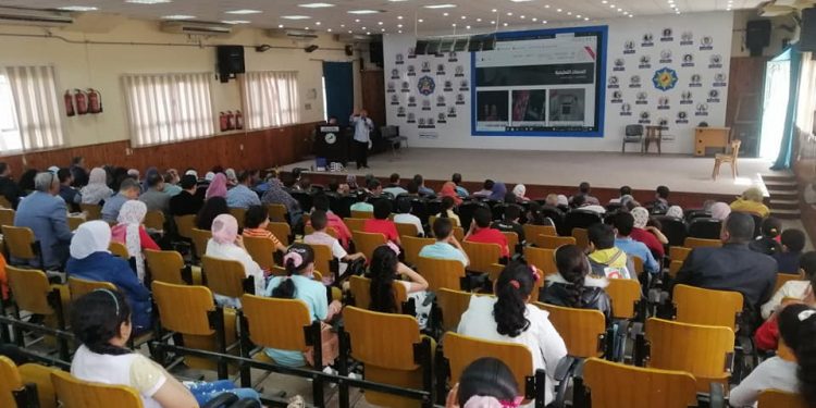 ورشة عمل لأولياء الصداقة والثقة.. ائتلاف أولياء الأمور تتناقش مع الأمهات أفضل طريقة لتربية الأبناء وتلاميذ الرابع الابتدائي للتدريب على منصة LMS بالشرقية