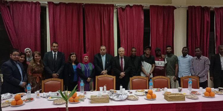 جامعة حلوان تنظم حفل إفطار جماعي للطلاب الوافدين