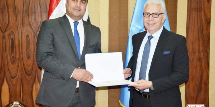 جامعة طنطا تكرم محمد العيسوي لفوزه بجائزة أفضل باحث شاب لعام 2021