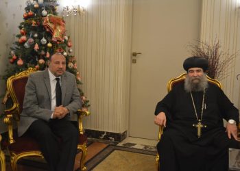 نائب رئيس جامعة الأزهر يهنئ الإخوة المسيحيين بعيد القيامة خلال زيارته لعدد من كنائس أسيوط