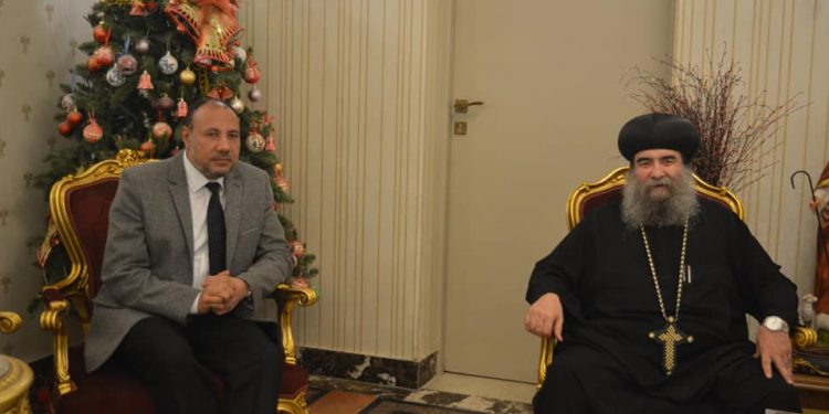 نائب رئيس جامعة الأزهر يهنئ الإخوة المسيحيين بعيد القيامة خلال زيارته لعدد من كنائس أسيوط