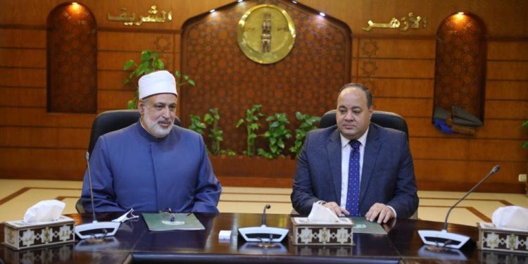 الأزهر وأخبار اليوم يوقعان بروتوكول تعاون لتعليم طلاب الأزهر المكفوفين طريقة "برايل"