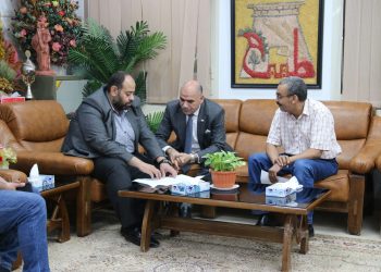 رئيس جامعة الأقصر يلتقى رئيس جهاز مدينة طيبة الجديد