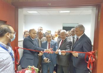 رئيس جامعة المنيا يفتتح وحدة تفتيت الحصوات بالموجات الصدمية