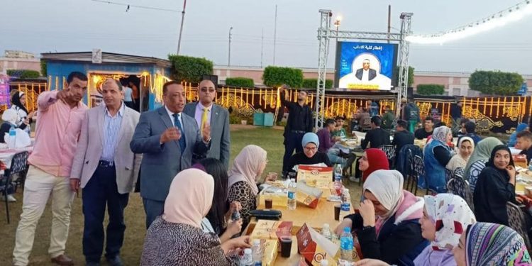 احتفالًا بيوبيلها الذهبى..آداب طنطا تنظم إفطارًا جماعيًا لـ400 شخص