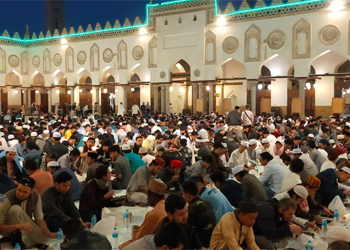 شيخ الأزهر : زيادة دعوات الإفطار للطلاب الوافدين بالجامع الأزهر إلى 2500 دعوة