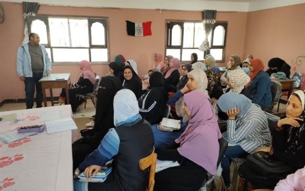 أزهر الإسماعيلية ينظم المراجعات النهائية لطلاب الثانوية الأزهرية والعامة