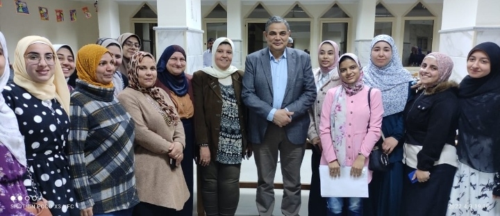 رئيس جامعة كفر الشيخ يشهد ختام الانشطة الطلابية بالمدن الجامعية