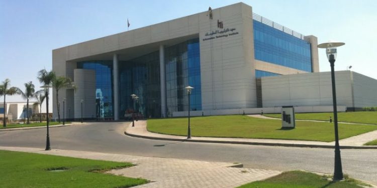 للخريجين الجدد..معهد تكنولوجيا المعلومات ينظم برنامج سفراء التكنولوجيا