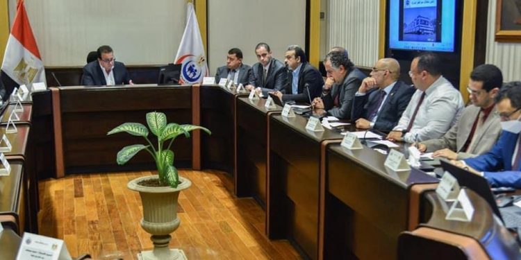 عبدالغفار يوجه بتكثيف المرور الدوري على المستشفيات خلال العيد