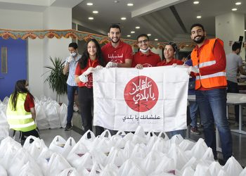 فريق “علشانك يا بلدي” بالجامعة الألمانية يوفر 8 آلاف وجبة للأسر الأكثر احتياجاً في رمضان