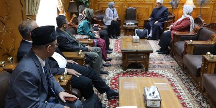 وكيل الأزهر يستقبل وفدًا إندونيسيًا لبحث سبل تعزيز التعاون المشترك في مجال التعليم والشؤون الدينية