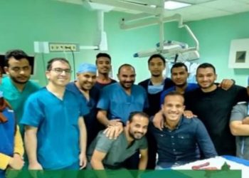 جراحة متقدمة بمستشفيات قنا الجامعية لاستئصال ورم لمريضة