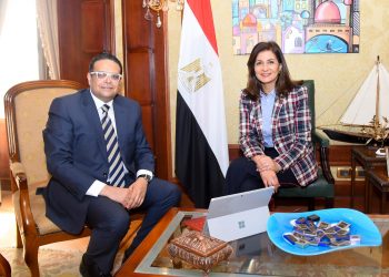 وزيرة الهجرة تستقبل مدير برامج الصناعة بجامعة لينكولن بالمملكة المتحدة