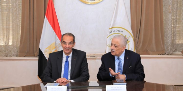 «شوقي» يلتقي وزير الاتصالات لمناقشة مبادرة "أشبال مصر الرقمية" لطلاب المدارس