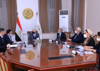 «شوقي» يلتقى سفير كازاخستان بالقاهرة لبحث سبل دعم التعاون فى مجال التعليم قبل الجامعى