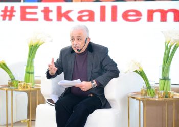 «شوقي»: فتح منصة التعليم الإلكترونية لابنائنا بالخارج